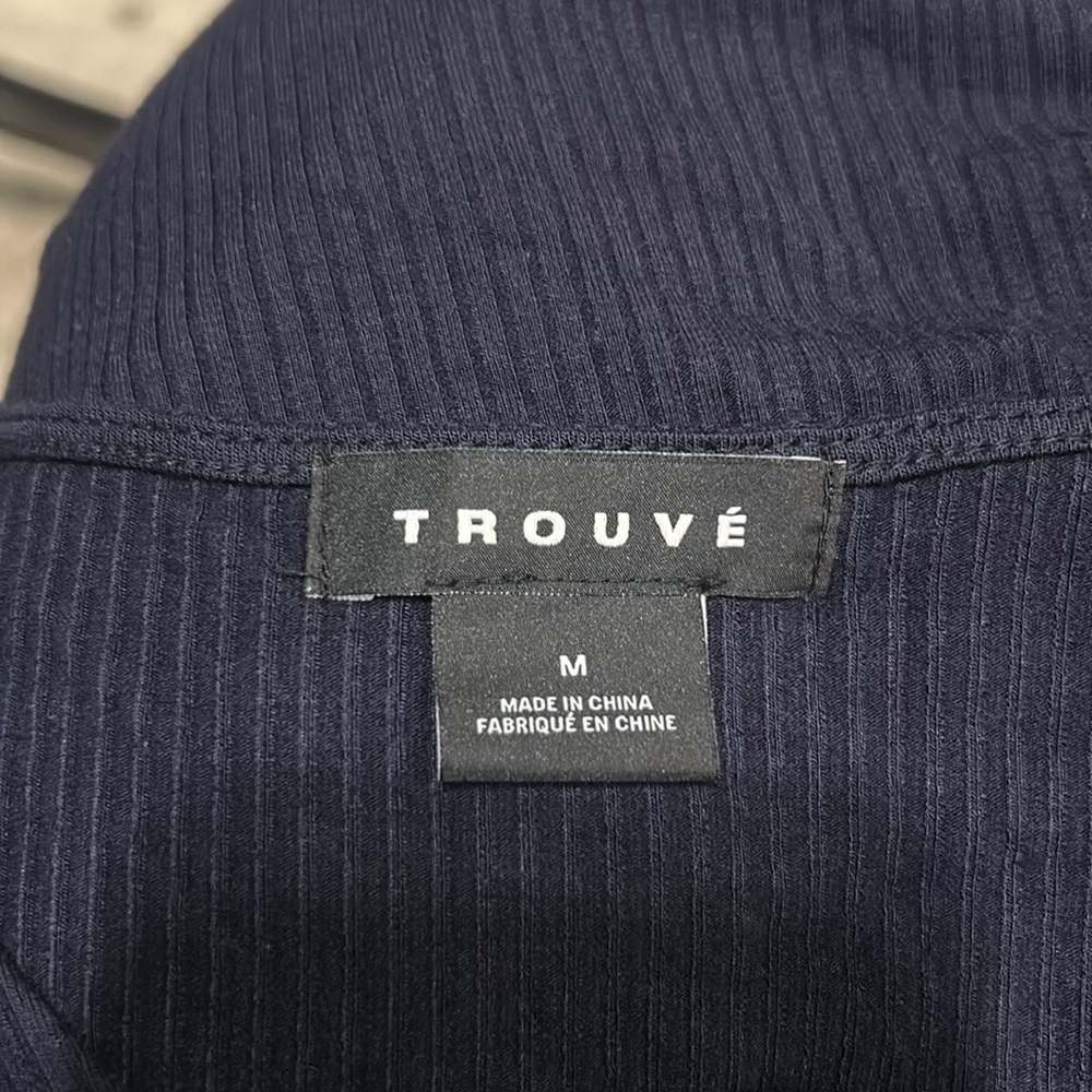 Trouve Women’s Navy Blue LS V-neck Ribbed Lace Front Bodysuit Size Medium NWT - Picture 8 of 9